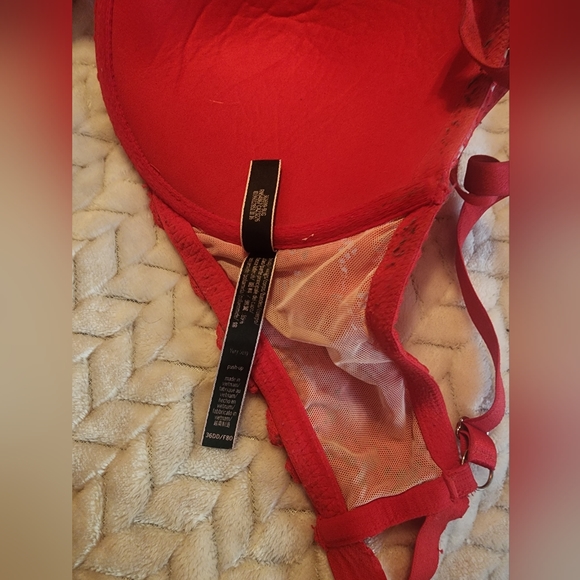 Victoria secret  very sexy push up - Picture 2 of 2